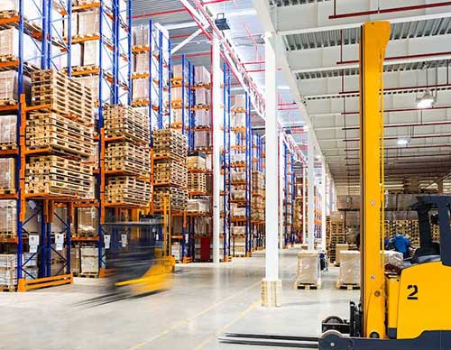 Warehouse and logistics storage protected by automatic sprinklers